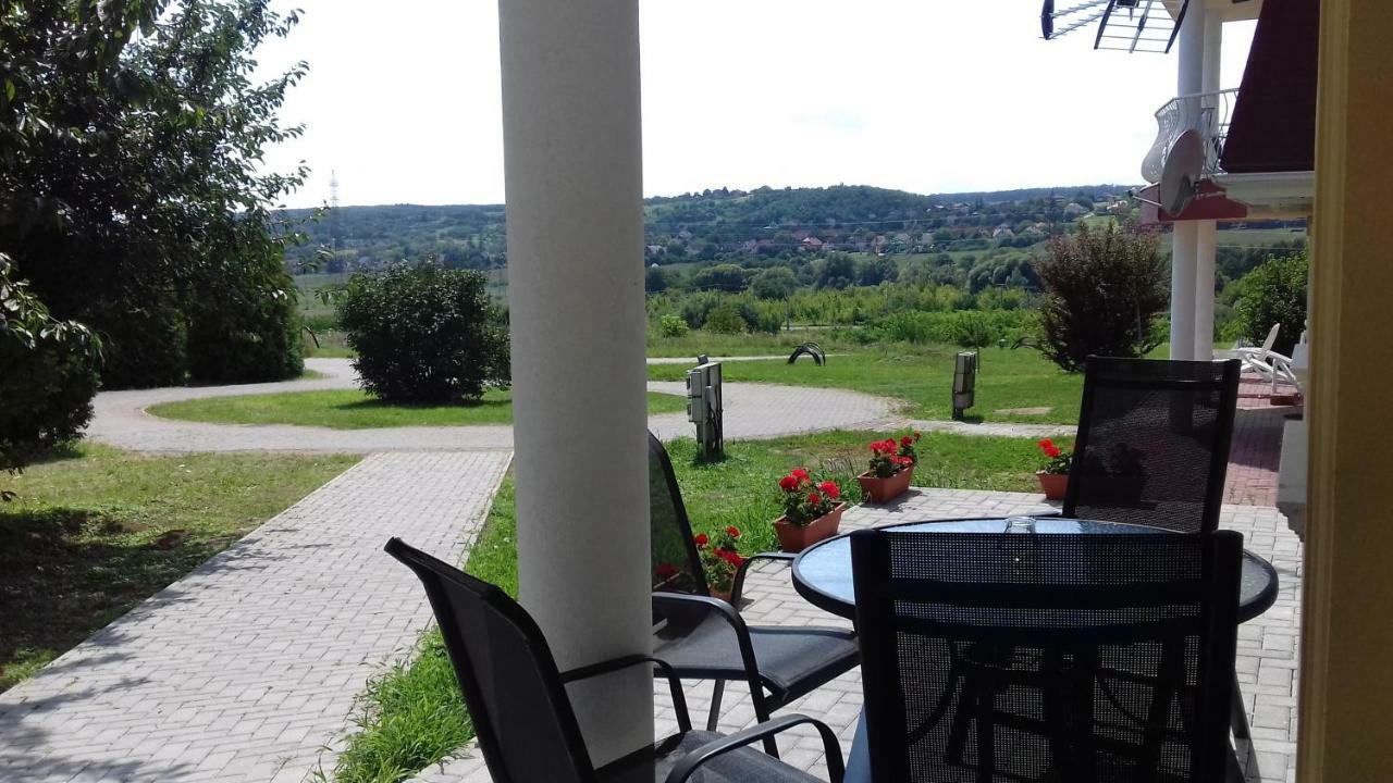 Benelise Apartman Hévíz Esterno foto